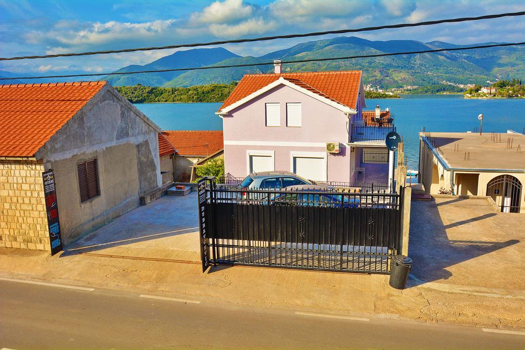 Apartments Bella Di Boka 티바트 외부 사진