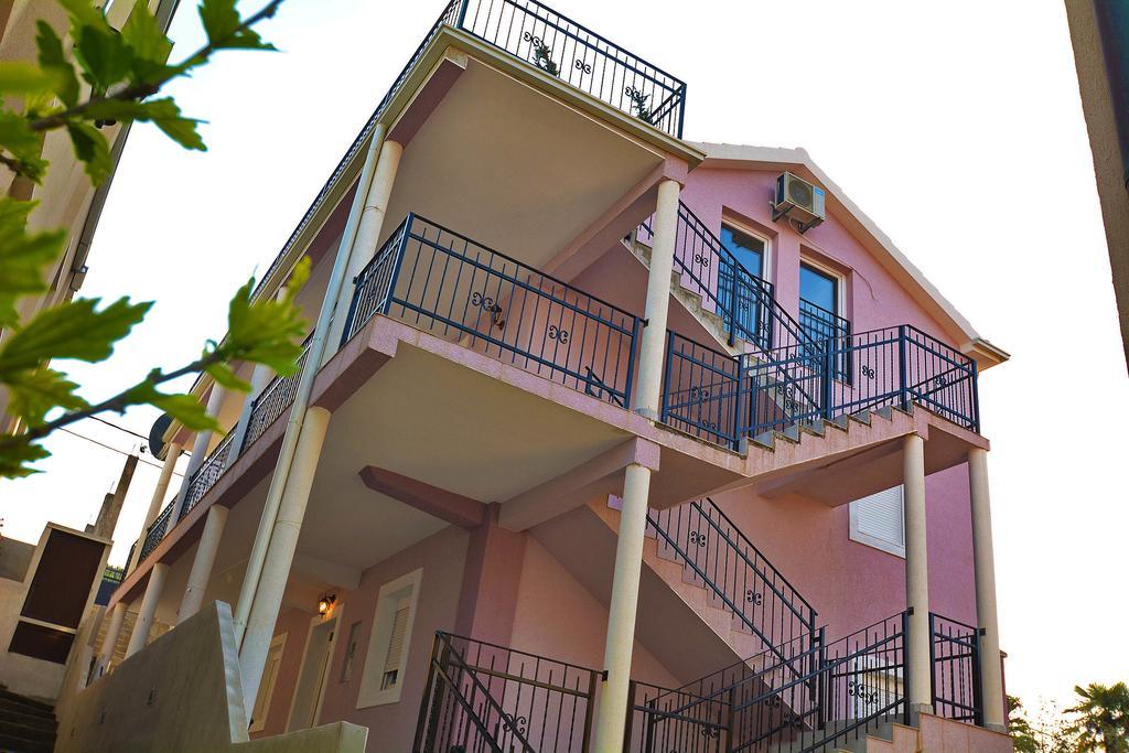 Apartments Bella Di Boka 티바트 외부 사진