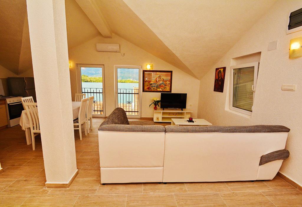 Apartments Bella Di Boka 티바트 외부 사진