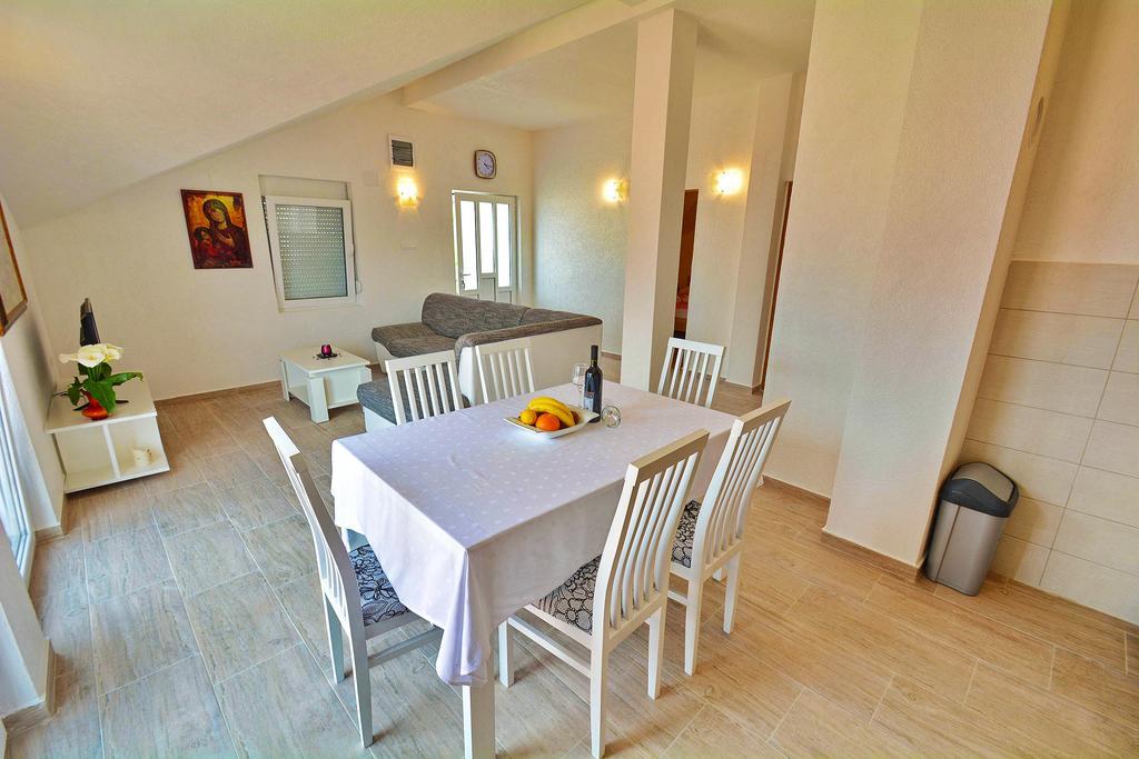 Apartments Bella Di Boka 티바트 외부 사진