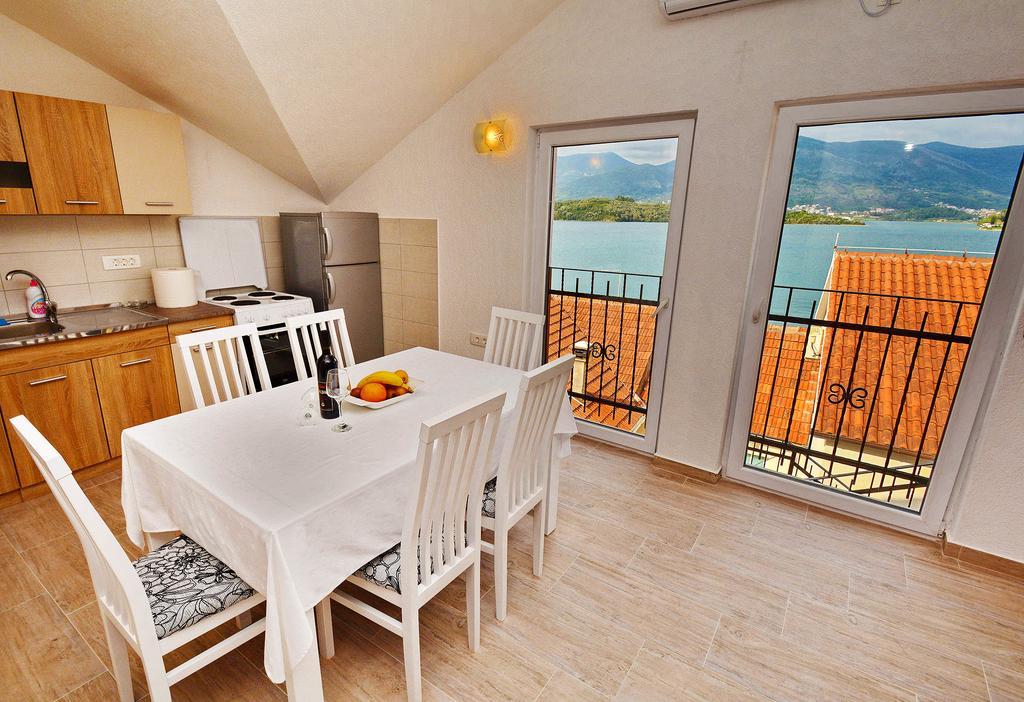 Apartments Bella Di Boka 티바트 외부 사진