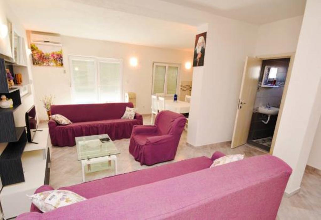 Apartments Bella Di Boka 티바트 외부 사진