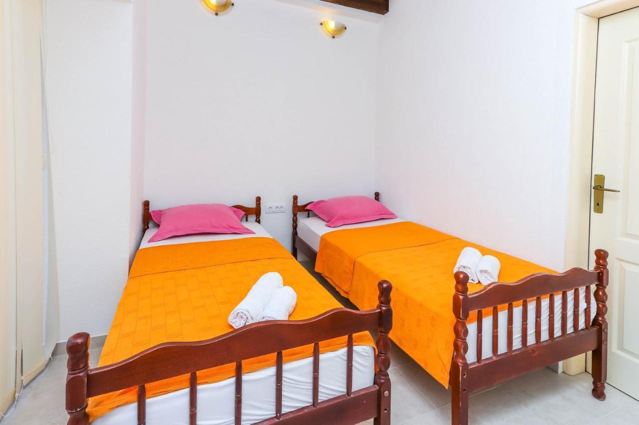 Apartments Bella Di Boka 티바트 외부 사진