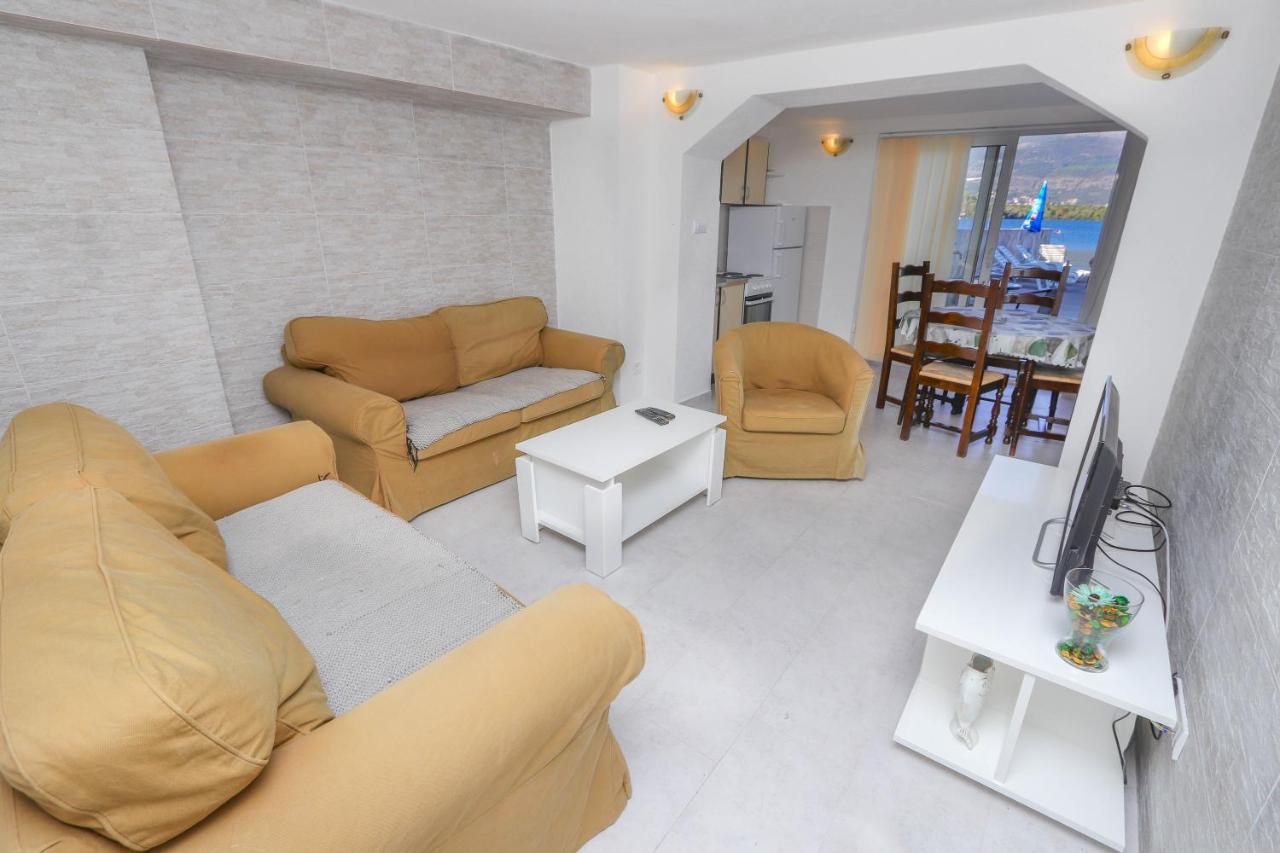 Apartments Bella Di Boka 티바트 외부 사진
