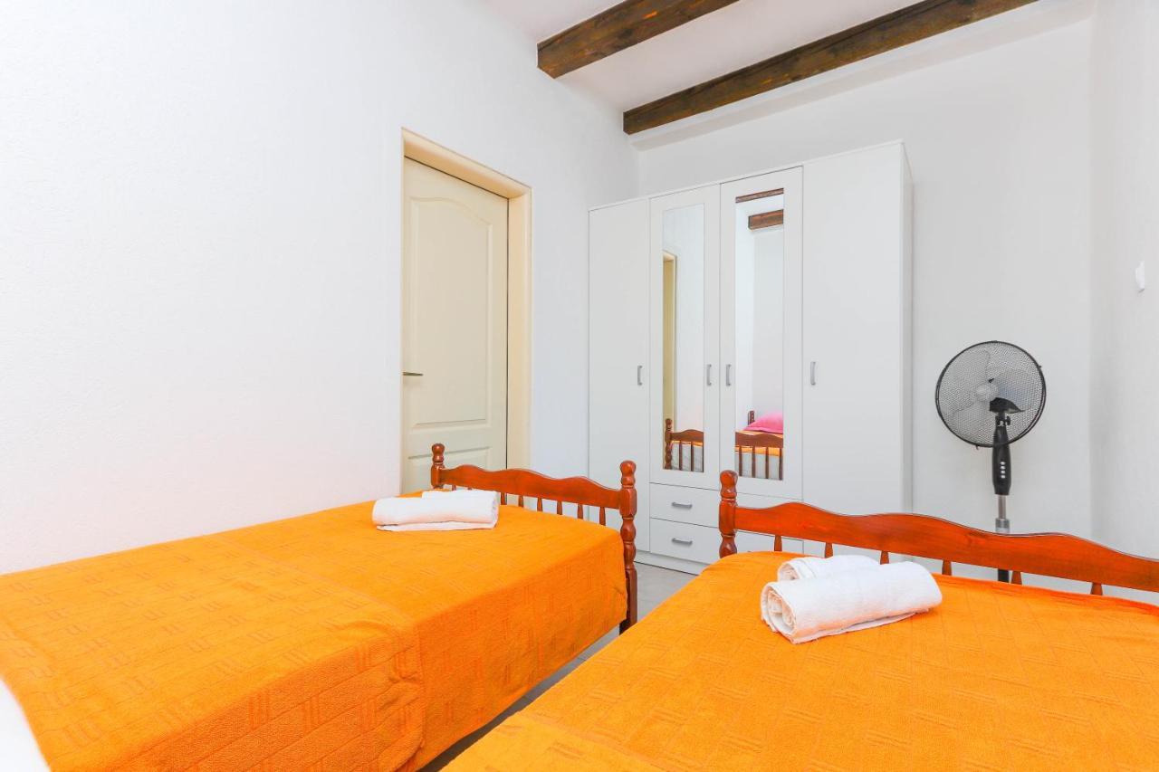 Apartments Bella Di Boka 티바트 외부 사진
