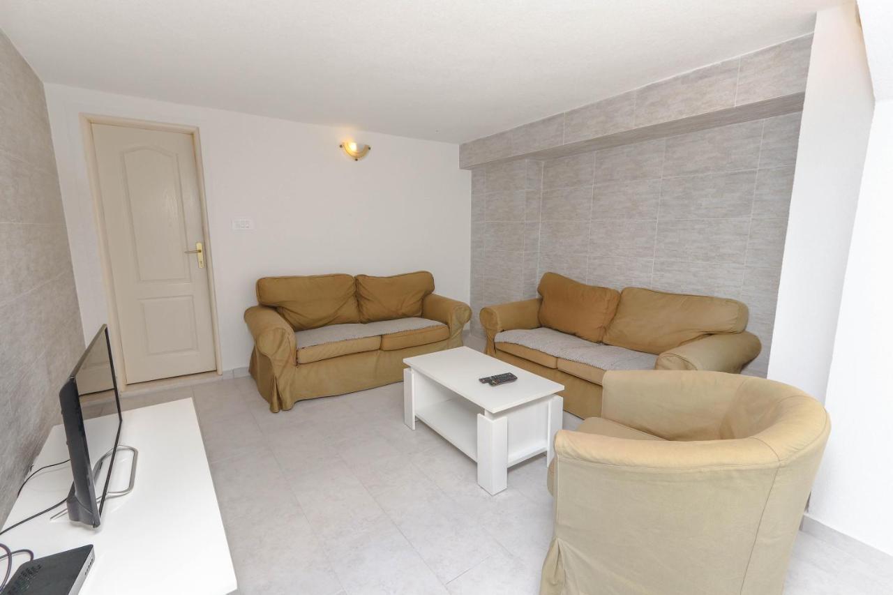 Apartments Bella Di Boka 티바트 외부 사진