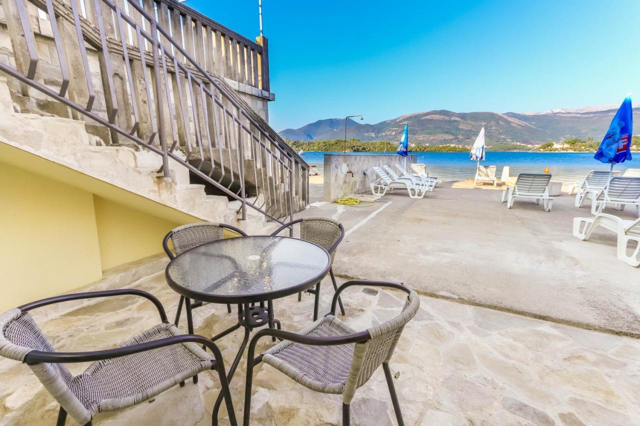 Apartments Bella Di Boka 티바트 외부 사진