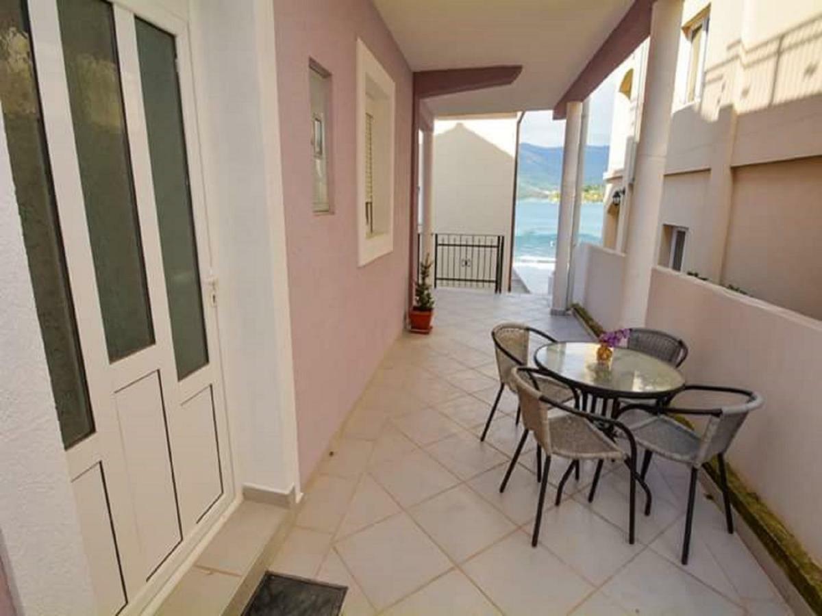 Apartments Bella Di Boka 티바트 외부 사진