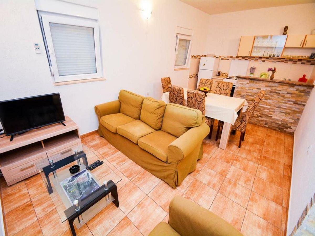 Apartments Bella Di Boka 티바트 외부 사진